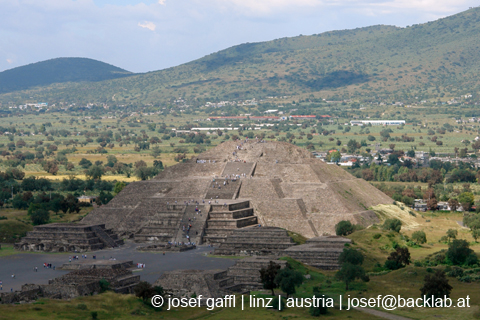 mexico_sightseeing_teotihuacan_guadalupe_frida_kahlo-15