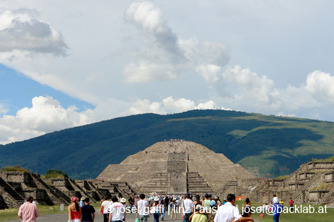 mexico_sightseeing_teotihuacan_guadalupe_frida_kahlo-17