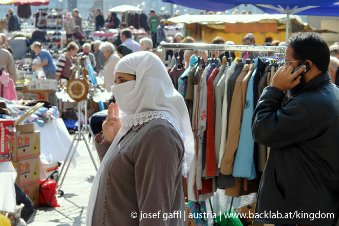 090404_flohmarkt_linz_rathaus-038