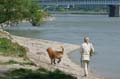 090424_linz_running_by-45